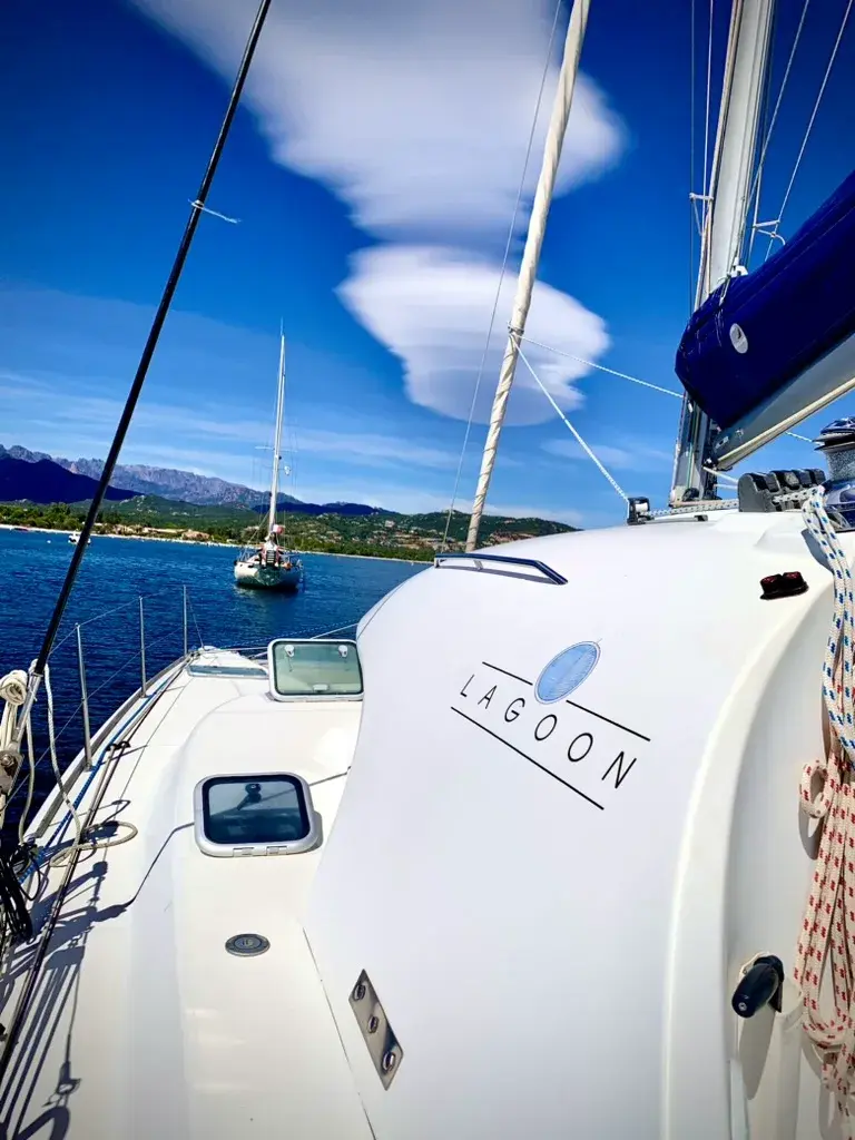 Catamaran Avel Mat au mouillage
